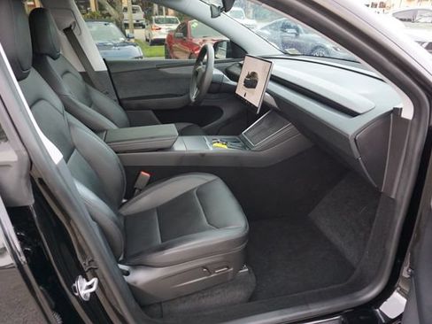 Used 2026 Tesla Model Y 2WD image 3