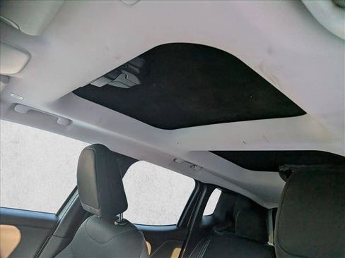 Used 2020 Jeep Renegade Altitude AWD/4WD image 13