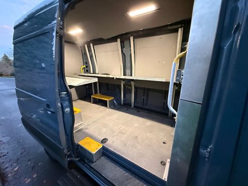 Used 2018 Mercedes-Benz Sprinter 2500 image 16