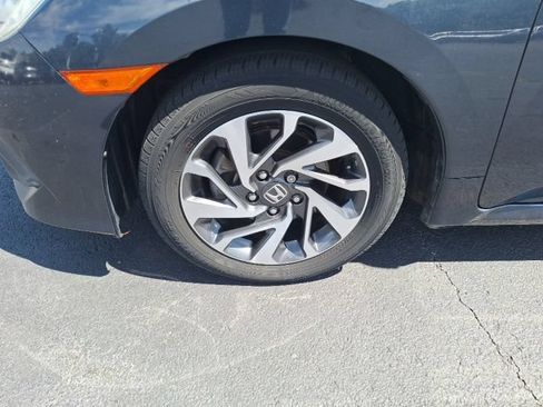Used 2017 Honda Civic EX image 9