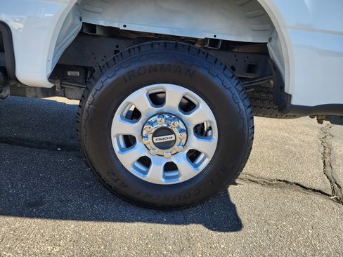 Used 2024 Ford F250 XLT image 10