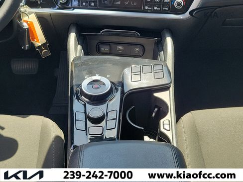 Certified 2025 Kia Sportage LX image 19