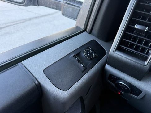 Used 2018 Ford F550 4x4 Regular Cab Super Duty image 26
