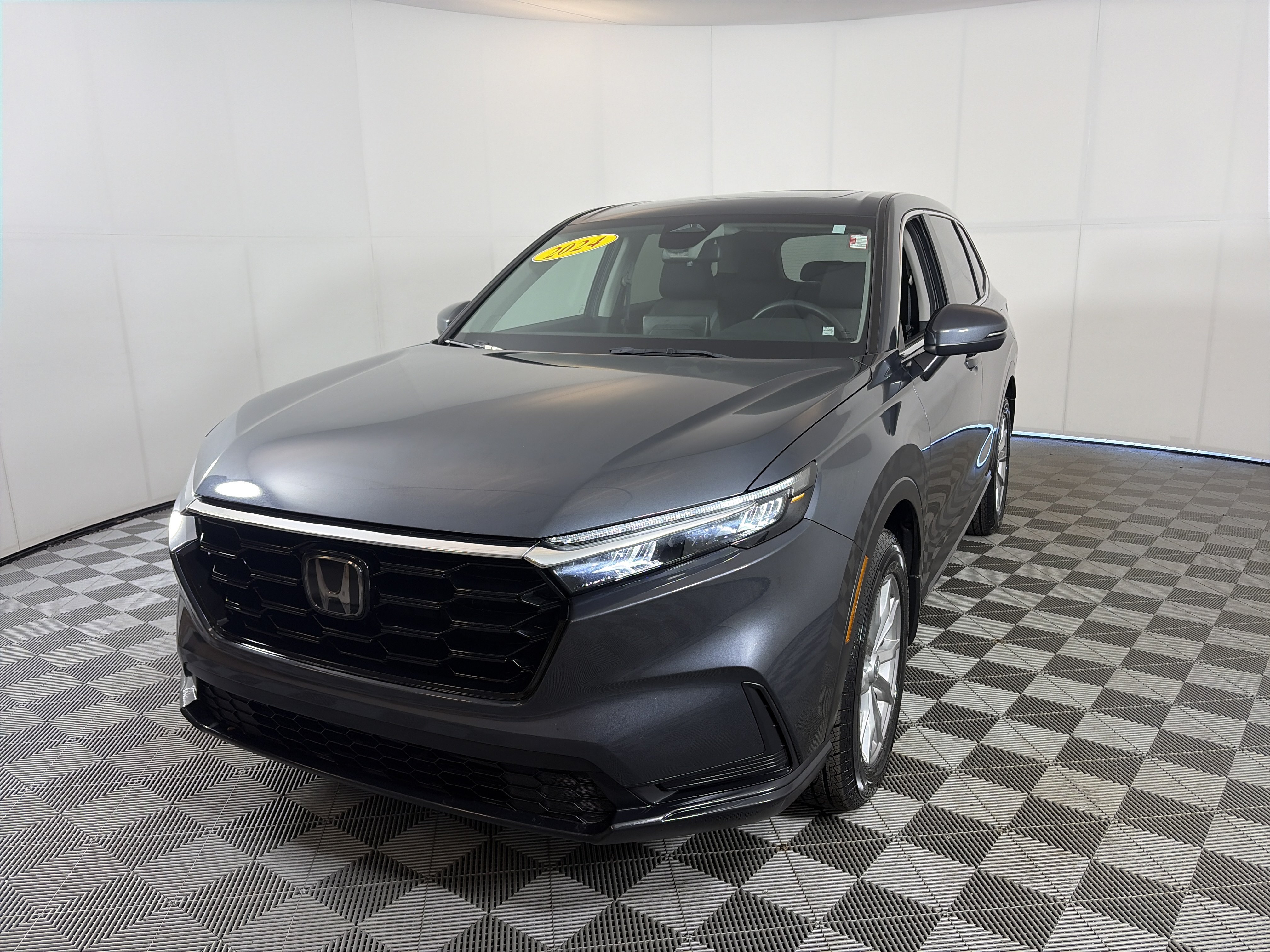 Used 2024 Honda CR-V EX image 2