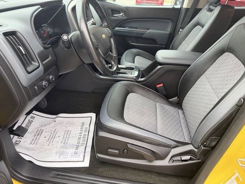 Used 2015 Chevrolet Colorado Z71 AWD/4WD image 16