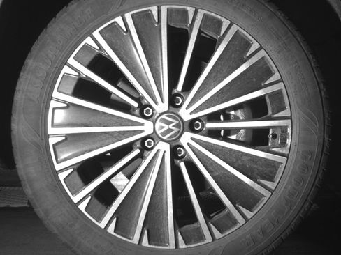 Used 2025 Volkswagen Taos SE image 13