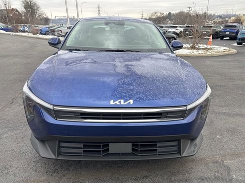 New 2025 Kia K4 LXS image 2