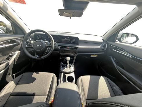 New 2026 Kia Seltos EX w/ EX Sunroof Package AWD/4WD image 13