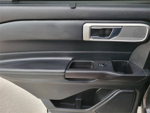 Used 2020 Ford Explorer Limited w/ Class III Trailer Tow Package image 12