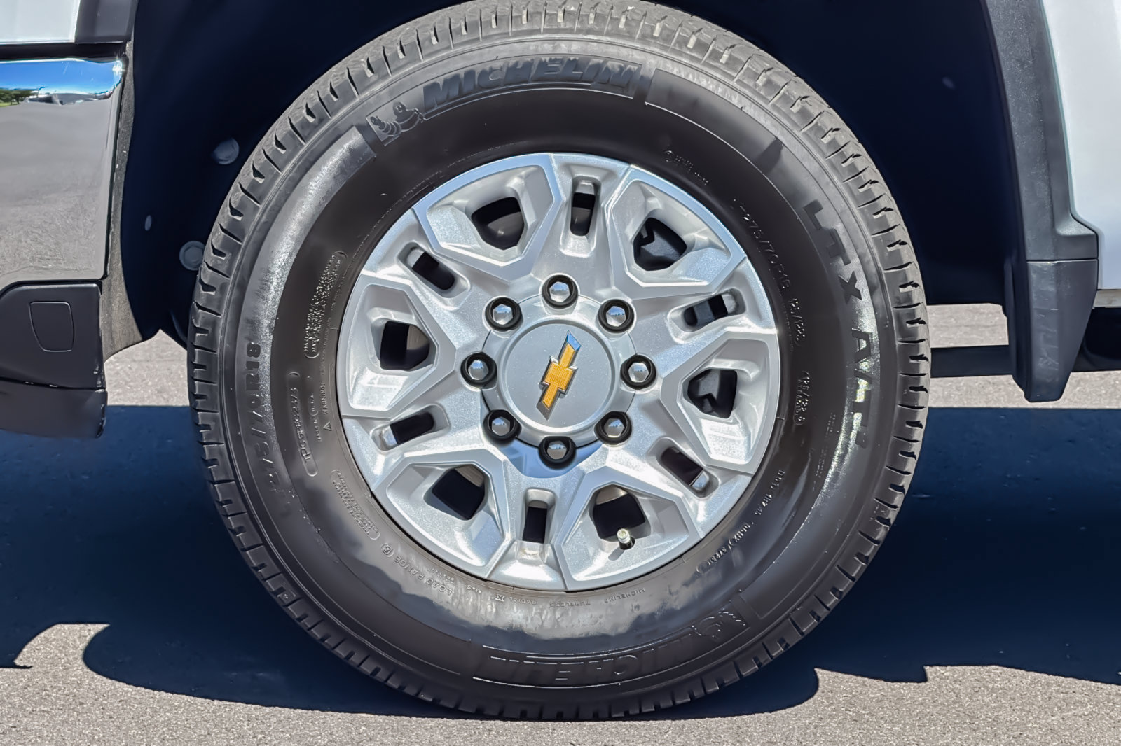 Used 2024 Chevrolet Silverado 2500 LTZ AWD/4WD image 37