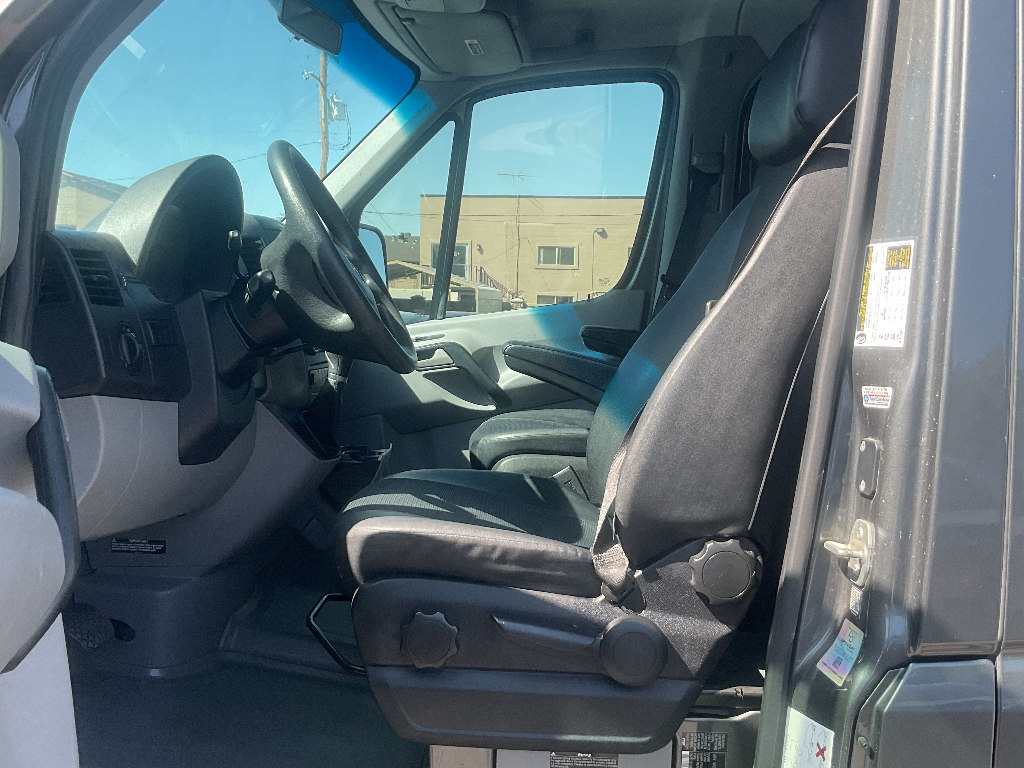 Used 2017 Mercedes-Benz Sprinter 2500 image 11