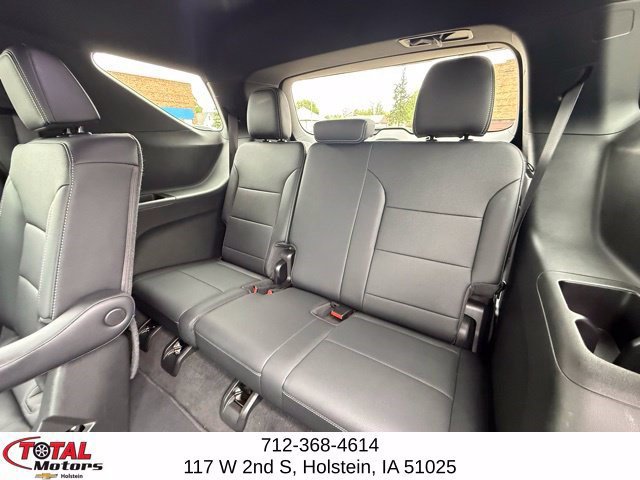 Used 2025 Chevrolet Traverse LT AWD/4WD image 12