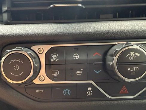 Used 2024 Jeep Wrangler Unlimited w/ Convenience Group image 27