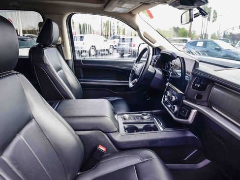 Certified 2024 Ford Expedition XLT image 14