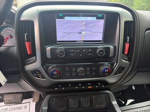 Used 2018 GMC Sierra 1500 SLT w/ SLT Preferred Package AWD/4WD image 21