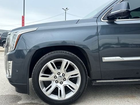 Used 2020 Cadillac Escalade Premium Luxury RWD image 5