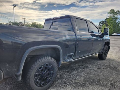 Used 2021 Chevrolet Silverado 2500 High Country w/ Z71 Off-Road Package AWD/4WD image 5