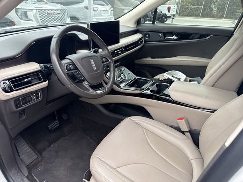 Used 2023 Lincoln Nautilus Reserve w/ Equipment Group 201A image 9