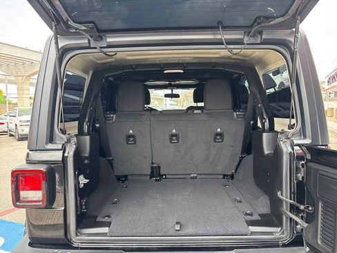 Used 2021 Jeep Wrangler Willys image 14