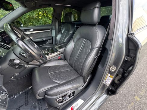 Used 2014 Audi S8 AWD/4WD image 31