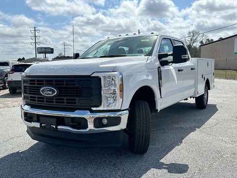 New 2026 Ford F250 XL w/ XL Chrome Package AWD/4WD image 2