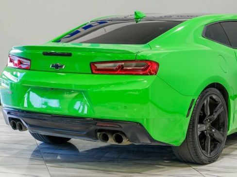Used 2017 Chevrolet Camaro LT RWD image 12