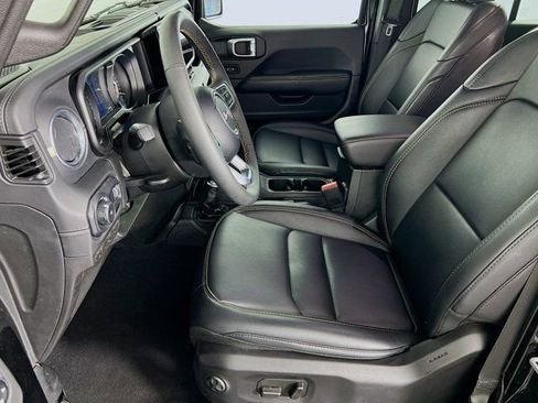 Used 2024 Jeep Wrangler Sahara image 3