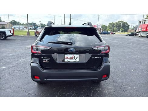 Used 2024 Subaru Outback Premium AWD/4WD image 6