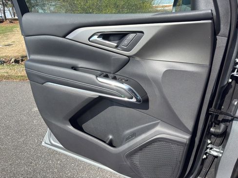 New 2026 Chevrolet Traverse LT w/ Sun and Wheel Package image 9