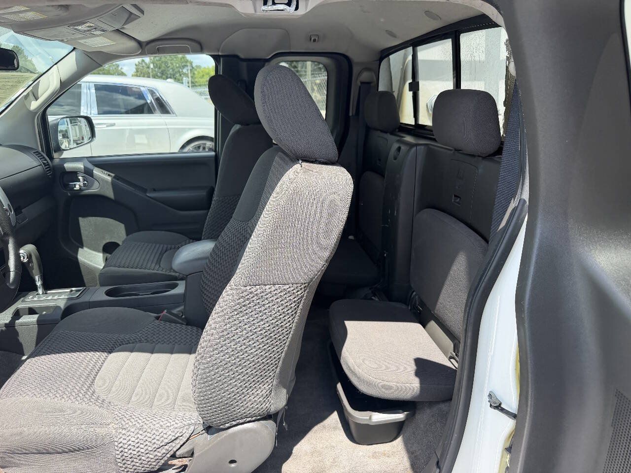 Used 2018 Nissan Frontier SV RWD image 10