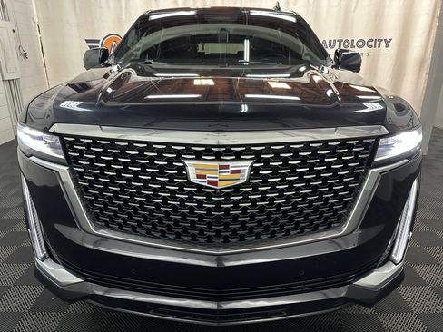 Used 2024 Cadillac Escalade ESV Premium Luxury w/ Performance Package AWD/4WD image 3
