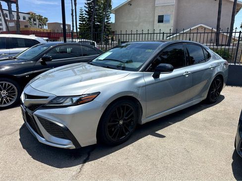 Used 2021 Toyota Camry XSE w/ Navigation Package FWD image 4