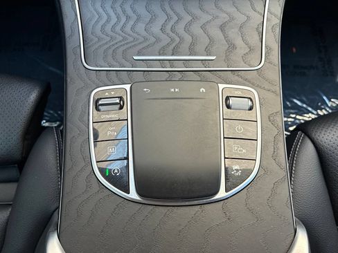 Used 2022 Mercedes-Benz GLC 300 image 22