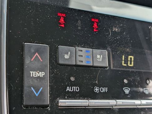 Used 2019 Toyota Avalon Touring w/ Advanced Safety Package image 18