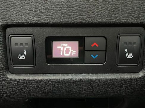 Used 2023 Mitsubishi Outlander SEL image 8