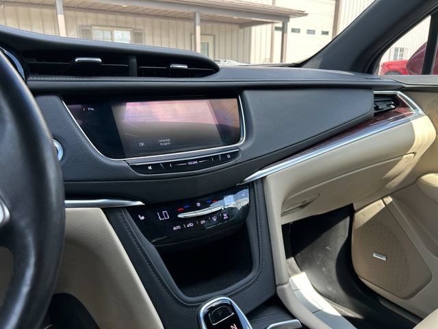 Used 2017 Cadillac XT5 Luxury w/ Driver Awareness Package FWD image 39