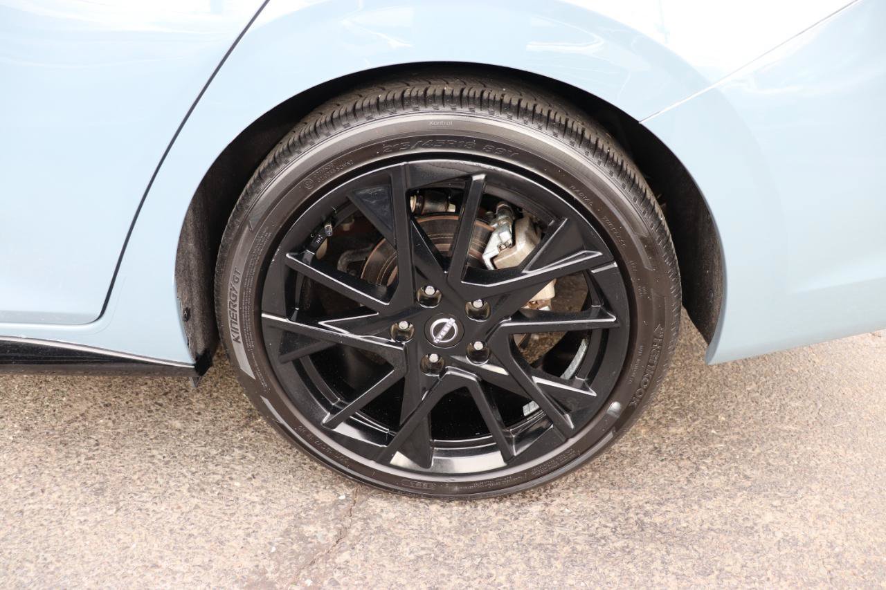 Used 2025 Nissan Sentra SR w/ Midnight Edition FWD image 49