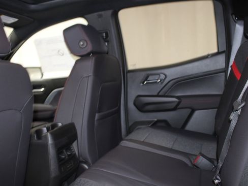 New 2025 Chevrolet Colorado Z71 w/ Midnight Edition image 23