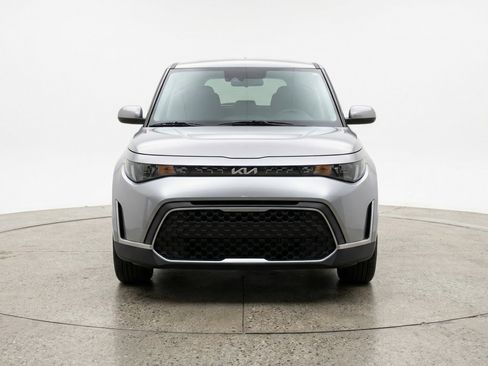 Used 2025 Kia Soul LX w/ LX Technology Package image 2