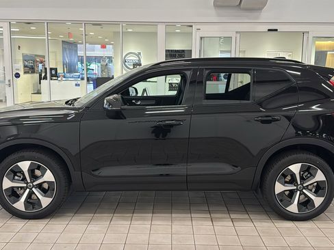 New 2026 Volvo XC40 B5 Plus w/ Climate Package image 8