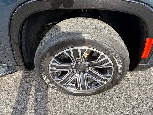 Used 2024 Jeep Wagoneer 4WD w/ Premium Group I image 15