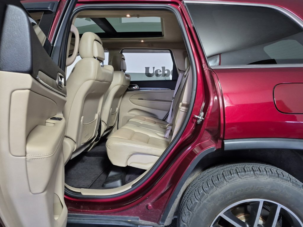 Used 2017 Jeep Grand Cherokee Limited w/ Luxury Group II AWD/4WD image 19