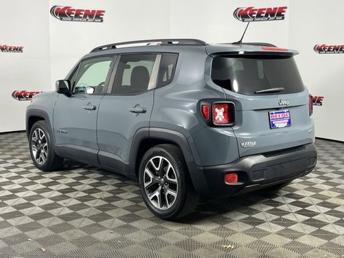 Used 2017 Jeep Renegade Latitude w/ Cold Weather Group image 6