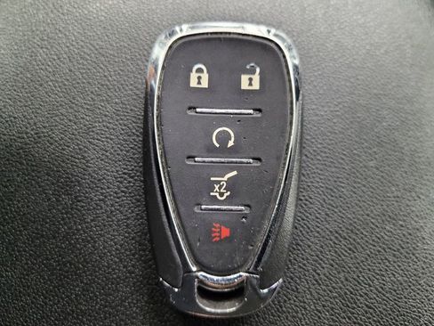 Used 2021 Chevrolet Equinox LT image 32