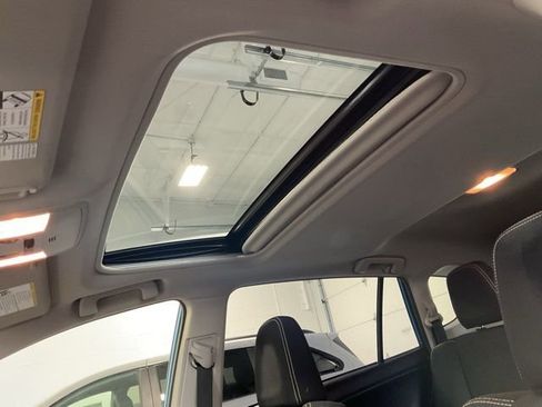 Used 2016 Toyota RAV4 XLE image 18