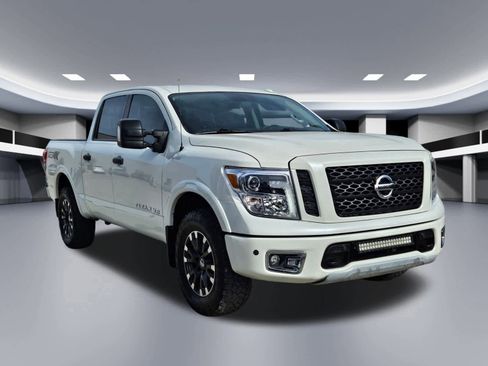 Used 2018 Nissan Titan PRO-4X w/ Pro-4x Utility Package image 7