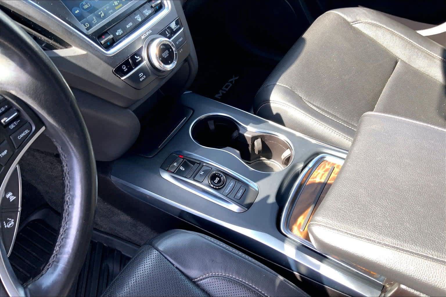 Used 2020 Acura MDX w/ Technology Package FWD image 16