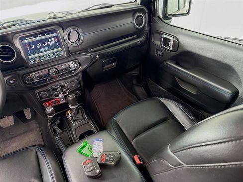 Used 2023 Jeep Wrangler Unlimited Rubicon 4xe w/ Cold Weather Group AWD/4WD image 24