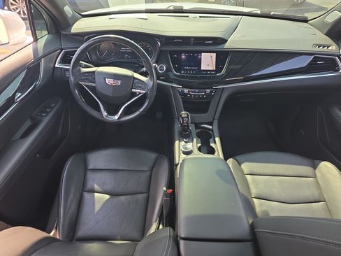 Used 2020 Cadillac XT6 Premium Luxury AWD/4WD image 12