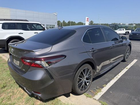 Used 2023 Toyota Camry SE FWD image 6
